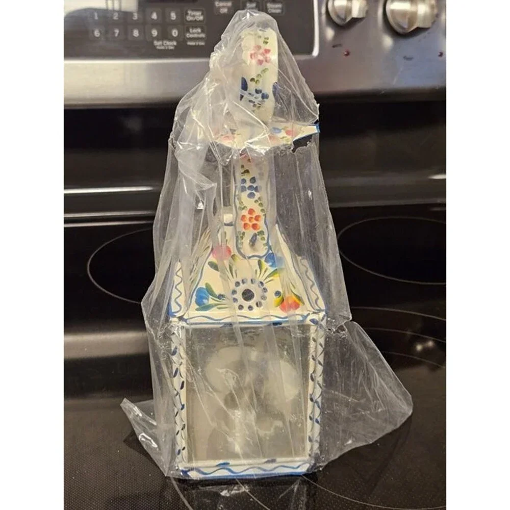 NIP Vintage Style Rustic Folk Art Painted Tin Oil Lantern Tramp Art White
